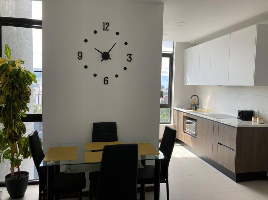 Confort Suite La Carolina Quito Exteriör bild