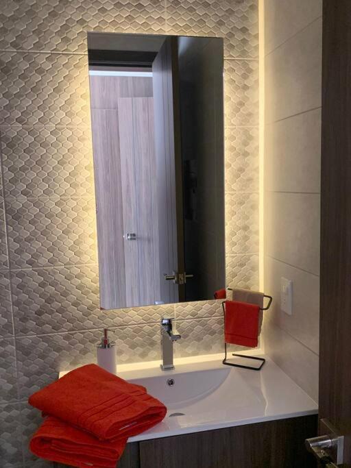 Confort Suite La Carolina Quito Exteriör bild