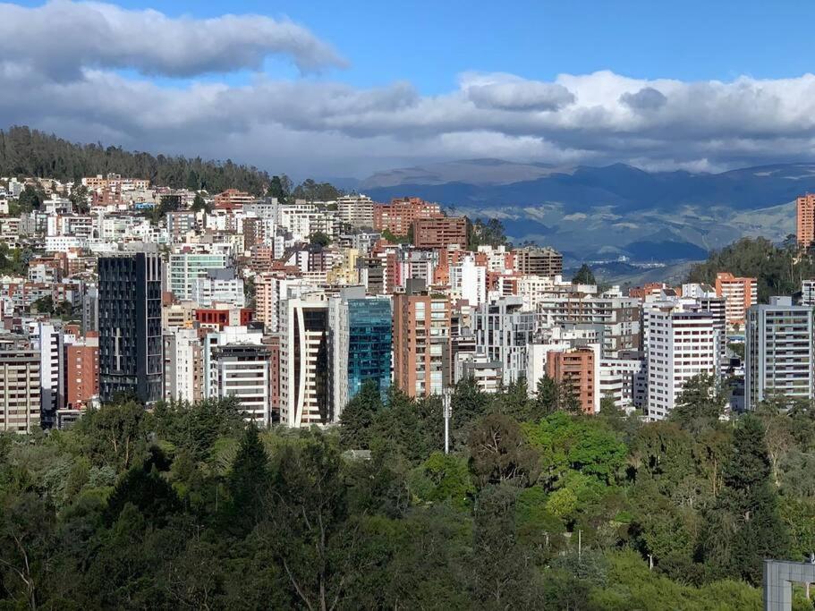 Confort Suite La Carolina Quito Exteriör bild